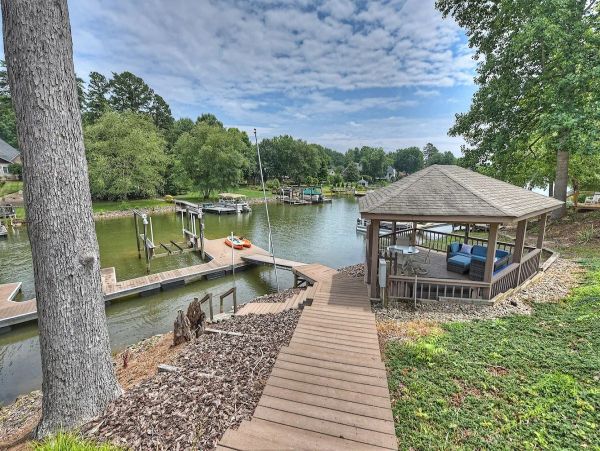 Lake Norman Home 1093979