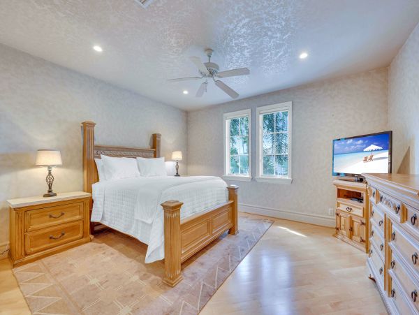 Exclusive Five Bedroom Fort Lauderdala Vacation Home