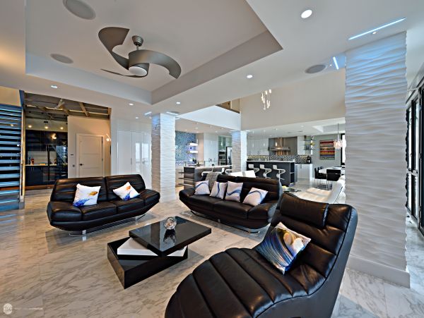 Five Bedroom Beachfront Treasure Island Vacation Home with Pool & Stunning Views