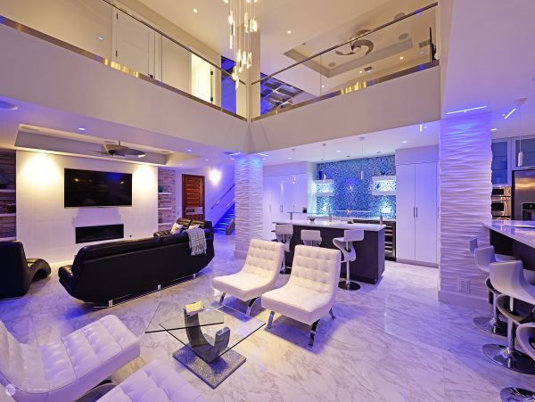 Five Bedroom Beachfront Treasure Island Vacation Home with Pool & Stunning Views