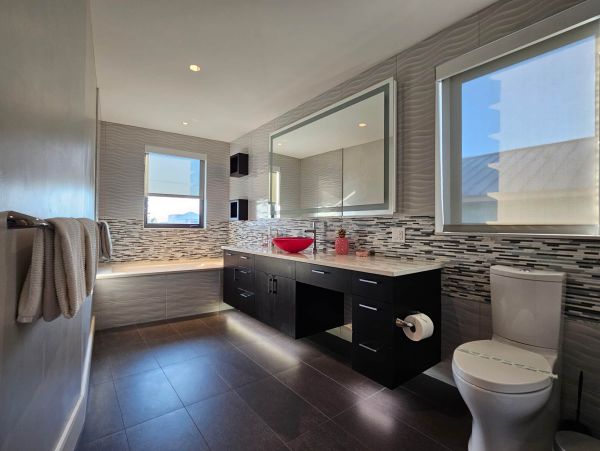 Five Bedroom Beachfront Treasure Island Vacation Home with Pool & Stunning Views