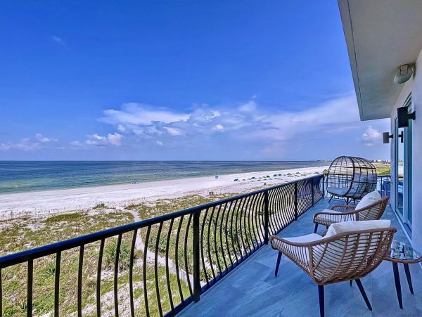 Gulf Front Vacation Rental with Private Pool & Jacuzzi Luxury Treasure Island Beach House
