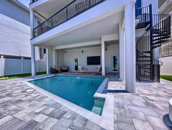 Gulf Front Vacation Rental with Private Pool & Jacuzzi Luxury Treasure Island Beach House