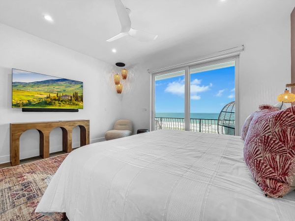 Gulf Front Vacation Rental with Private Pool & Jacuzzi Luxury Treasure Island Beach House