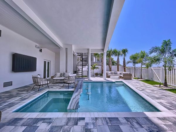 Gulf Front Vacation Rental with Private Pool & Jacuzzi Luxury Treasure Island Beach House
