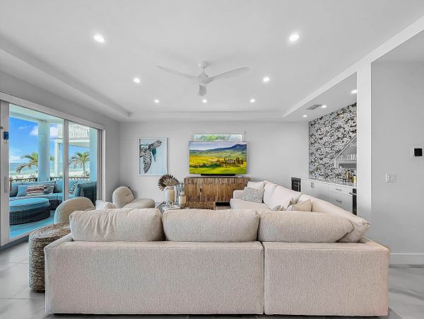 Gulf Front Vacation Rental with Private Pool & Jacuzzi Luxury Treasure Island Beach House