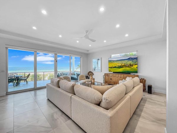 Gulf Front Vacation Rental with Private Pool & Jacuzzi Luxury Treasure Island Beach House