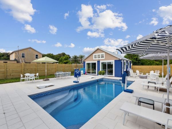 Amelia Island Five Bedroom Steps to the Beach Vacation Rental