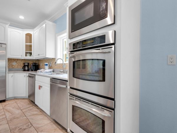 Miramar Beach Vacation Rental Luxury 6-Bedroom Pool Home