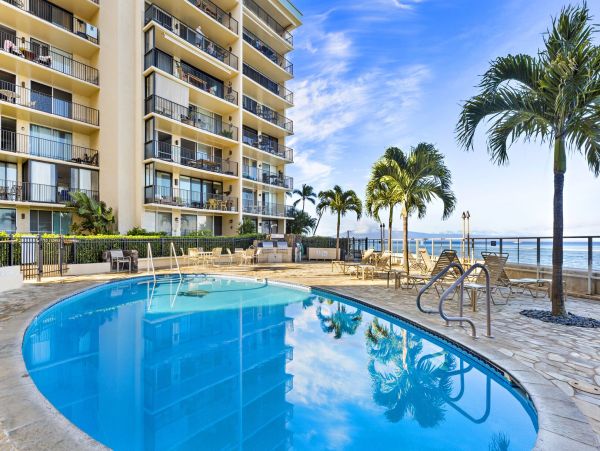 Maui Oceanfront Condo Luxury Beachfront Rental in Kahana