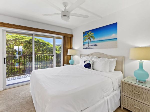 Maui Oceanfront Condo Luxury Beachfront Rental in Kahana