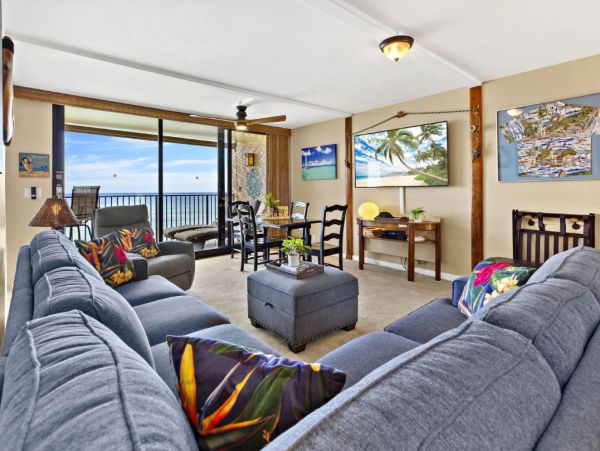 Maui Oceanfront Condo Luxury Beachfront Rental in Kahana