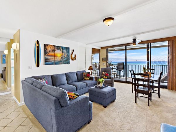 Maui Oceanfront Condo Luxury Beachfront Rental in Kahana
