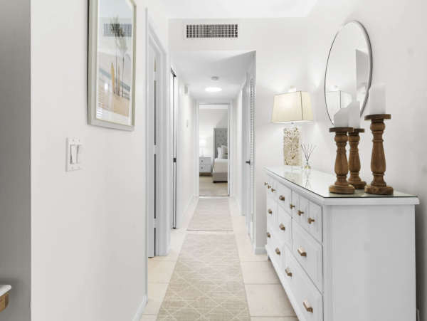 Olde Naples Vacation Rental – Steps to Beach & 5th Avenue