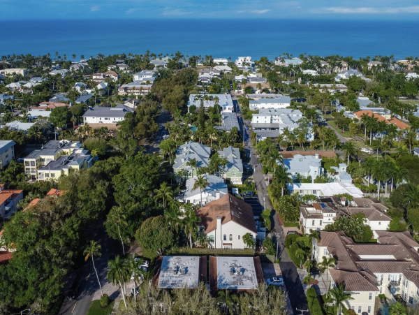 Olde Naples Vacation Rental – Steps to Beach & 5th Avenue