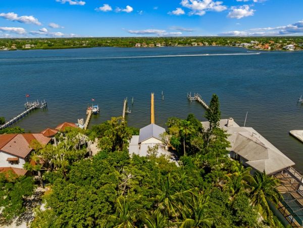 Siesta Key Bayfront Vacation Rental with Dock & Guest House