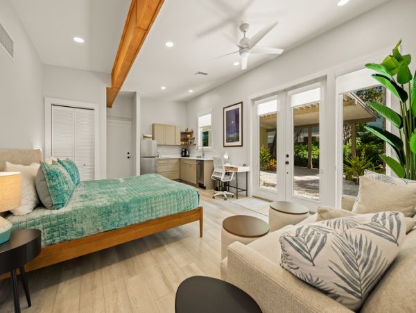 Siesta Key Bayfront Vacation Rental with Dock & Guest House