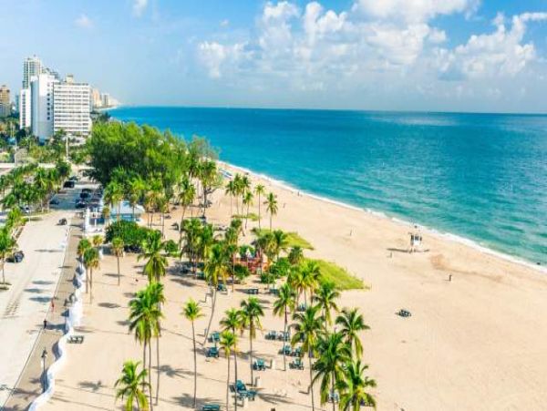 Fort Lauderdale Waterfront Vacation Rental - Luxury 4-Bed Canal-Front Home with Pool