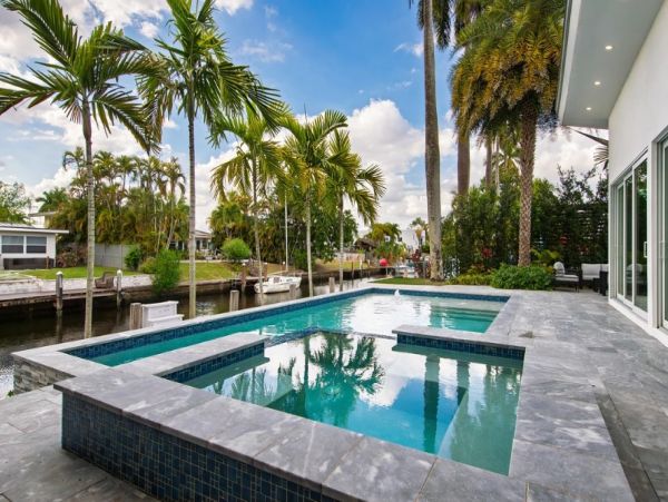 Fort Lauderdale Waterfront Vacation Rental - Luxury 4-Bed Canal-Front Home with Pool