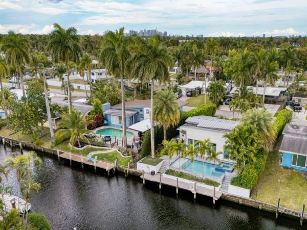 Fort Lauderdale Waterfront Vacation Rental - Luxury 4-Bed Canal-Front Home with Pool
