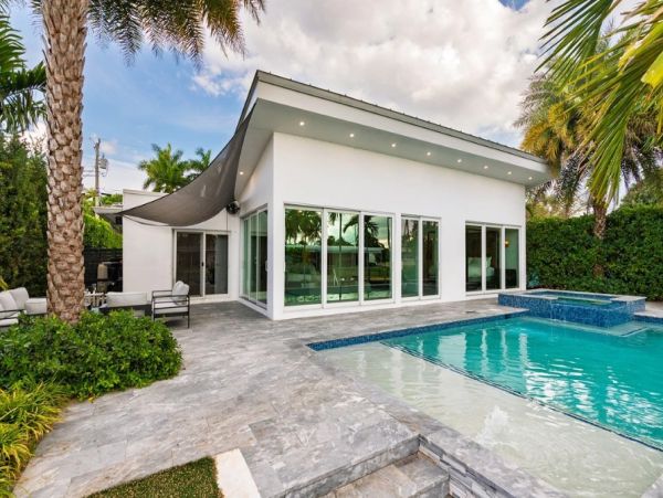 Fort Lauderdale Waterfront Vacation Rental - Luxury 4-Bed Canal-Front Home with Pool