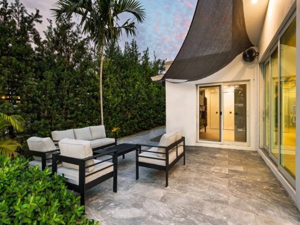 Fort Lauderdale Waterfront Vacation Rental - Luxury 4-Bed Canal-Front Home with Pool