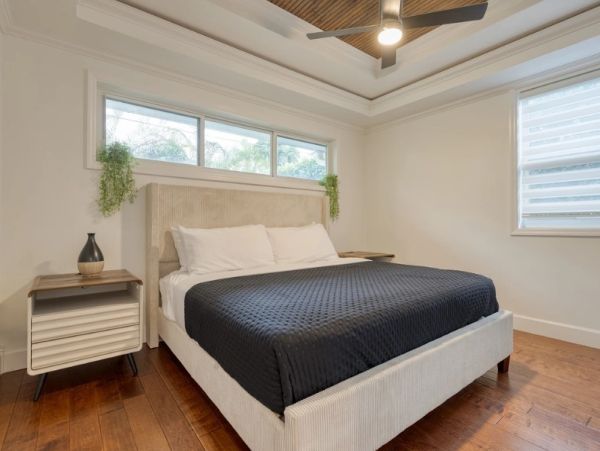 Fort Lauderdale Waterfront Vacation Rental - Luxury 4-Bed Canal-Front Home with Pool