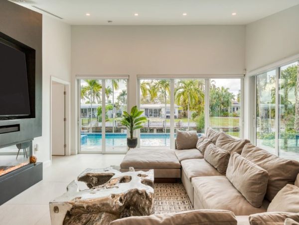 Fort Lauderdale Waterfront Vacation Rental - Luxury 4-Bed Canal-Front Home with Pool
