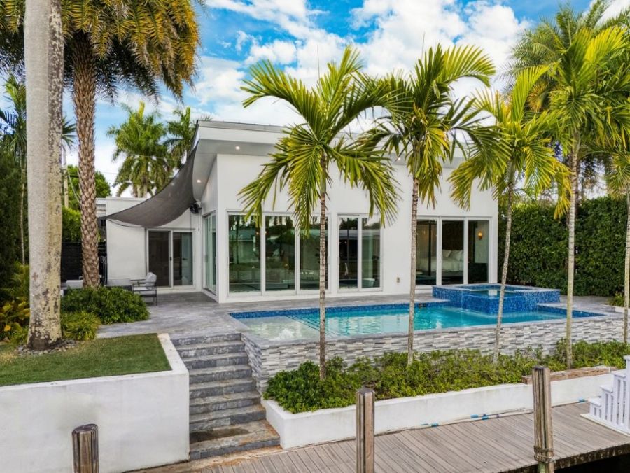 Fort Lauderdale Waterfront Vacation Rental - Luxury 4-Bed Canal-Front Home with Pool