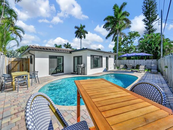 Boca Raton Vacation Rental Five Bedroom with Heated Pool & Near Beach