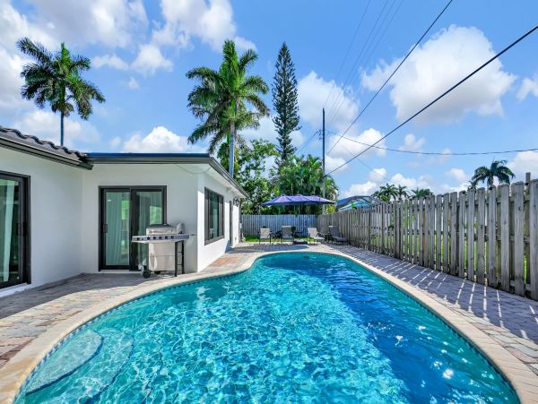 Boca Raton Vacation Rental Five Bedroom with Heated Pool & Near Beach
