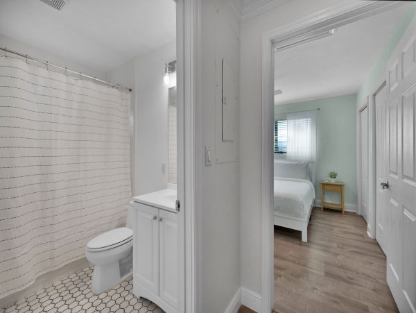 Boca Raton Vacation Rental Five Bedroom with Heated Pool & Near Beach