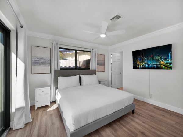 Boca Raton Vacation Rental Five Bedroom with Heated Pool & Near Beach