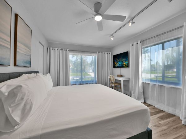 Boca Raton Vacation Rental Five Bedroom with Heated Pool & Near Beach