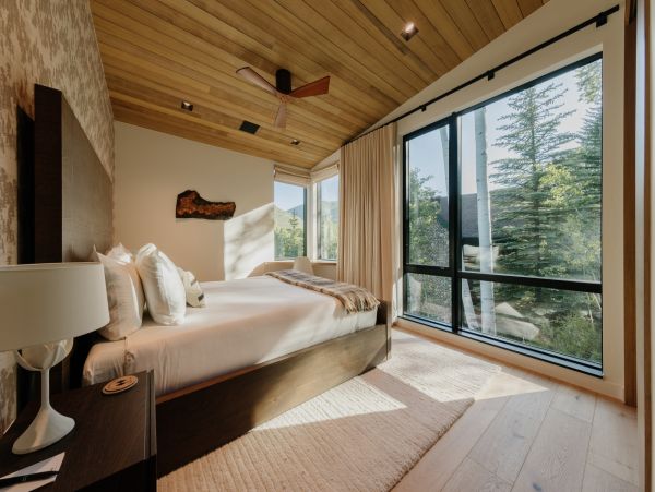 Vail Vacation Rental Luxury 5-Bed Alpine Retreat in West Vail