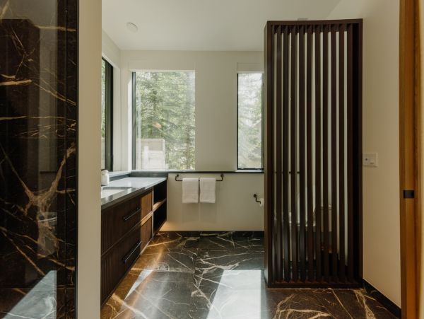 Vail Vacation Rental Luxury 5-Bed Alpine Retreat in West Vail