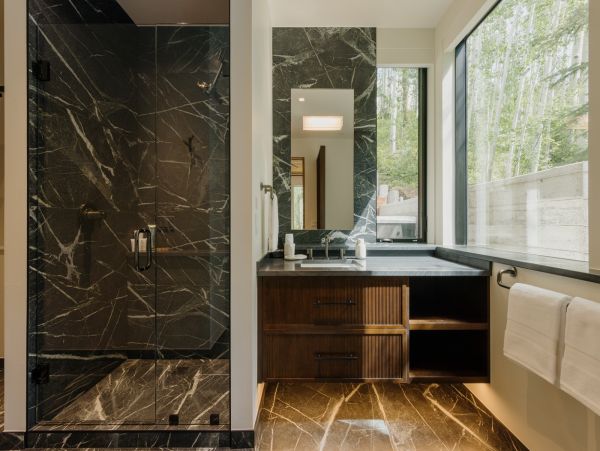 Vail Vacation Rental Luxury 5-Bed Alpine Retreat in West Vail