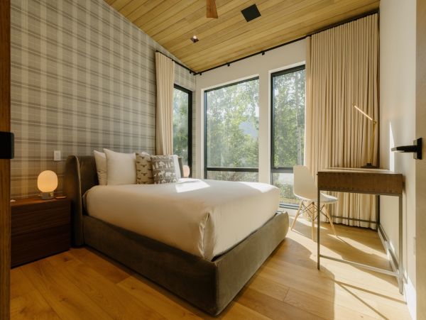 Vail Vacation Rental Luxury 5-Bed Alpine Retreat in West Vail