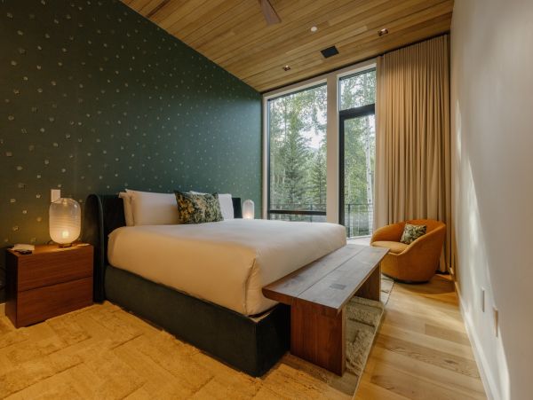 Vail Vacation Rental Luxury 5-Bed Alpine Retreat in West Vail