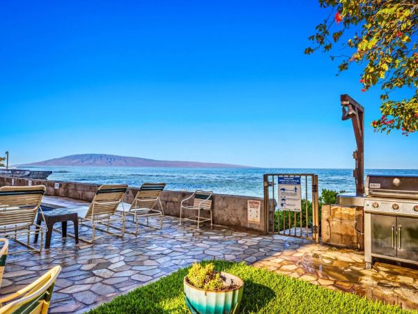 Oceanfront 2-Bedroom Condo in West Maui Ultimate Paradise Retreat