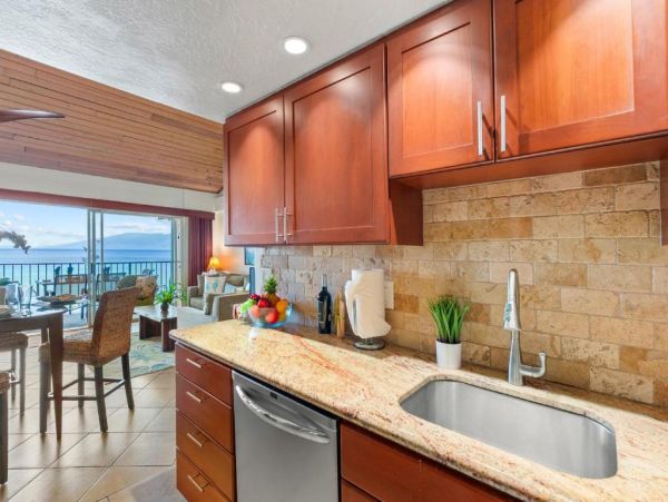 Oceanfront 2-Bedroom Condo in West Maui Ultimate Paradise Retreat