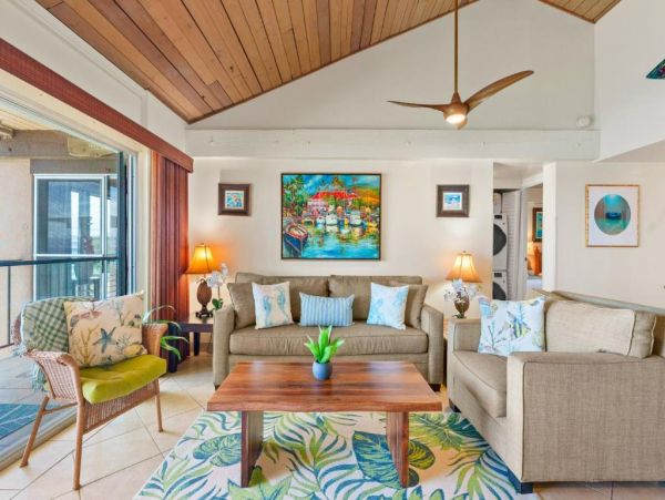 Oceanfront 2-Bedroom Condo in West Maui Ultimate Paradise Retreat
