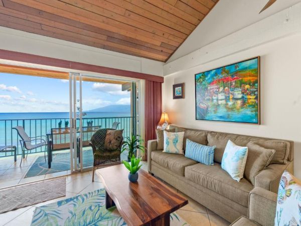 Oceanfront 2-Bedroom Condo in West Maui Ultimate Paradise Retreat