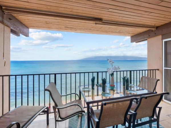 Oceanfront 2-Bedroom Condo in West Maui Ultimate Paradise Retreat