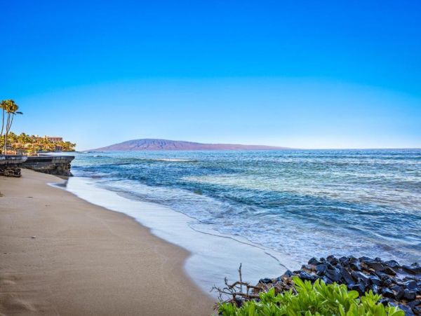 Oceanfront 2-Bedroom Condo in West Maui Ultimate Paradise Retreat
