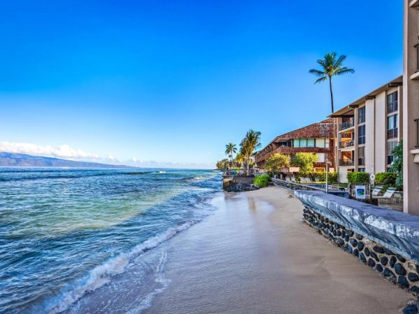 Oceanfront 2-Bedroom Condo in West Maui Ultimate Paradise Retreat
