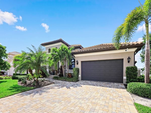 Florida Waterfront Vacation Rental Luxury Tropical Home