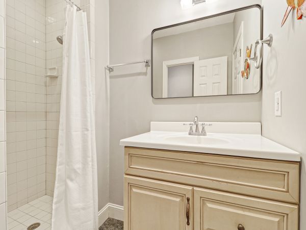 Hilton Head Vacation Rental | Lagoon-Front Beach House with Pool