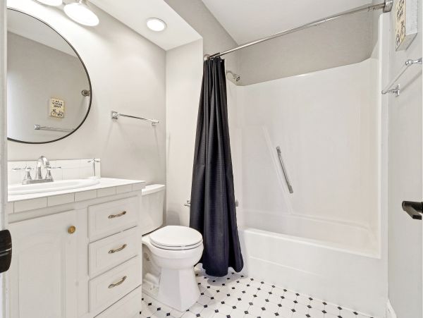 Hilton Head Vacation Rental | Lagoon-Front Beach House with Pool