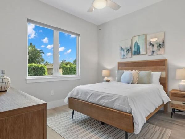 Marco Island Vacation Rental Luxury Villa with Pool & Beaches Nearby
